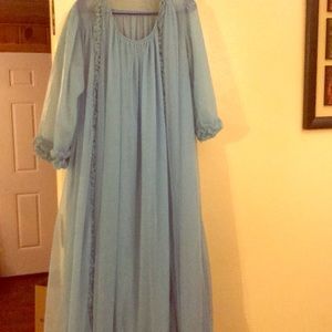 Elegant night gown with robe